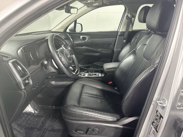 Used 2022 Kia Sorento SX w/ Panoramic Sunroof Package AWD/4WD image 19