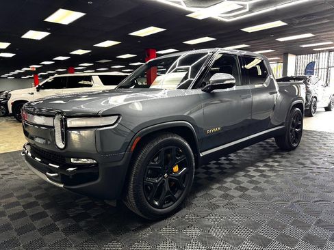 Used 2022 Rivian R1T Launch Edition image 7