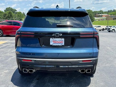 Used 2024 Chevrolet Traverse LT w/ Midnight/Sport Edition AWD/4WD image 4