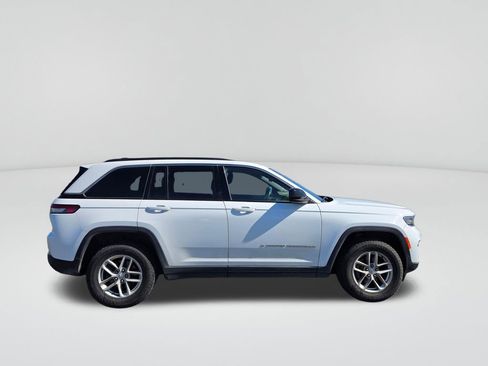 Used 2024 Jeep Grand Cherokee Laredo X w/ Trailer Tow Package image 7