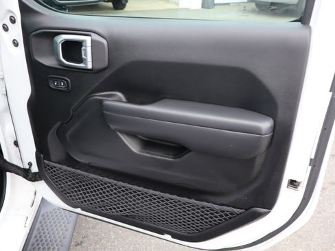 Used 2018 Jeep Wrangler Unlimited Sport S image 37