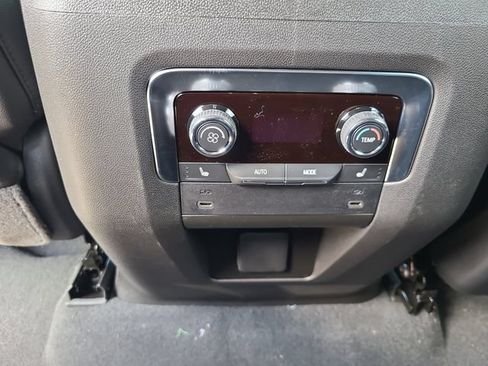 New 2026 Chevrolet Suburban LT w/ Comfort Package RWD image 21