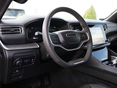 Used 2022 Jeep Wagoneer Series II image 16