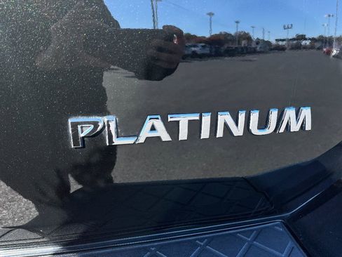 Used 2015 Nissan Armada Platinum image 9