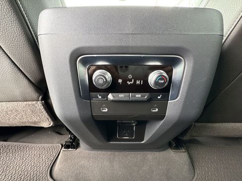 Used 2021 GMC Yukon Denali w/ Advanced Technology Package image 21