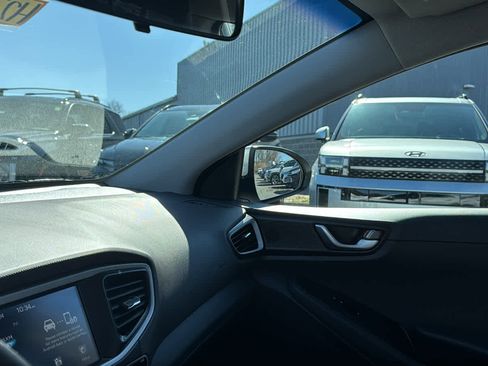 Used 2018 Hyundai Ioniq Blue image 21