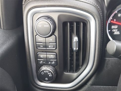 Used 2021 Chevrolet Silverado 1500 RST image 19