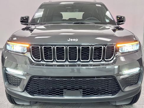 New 2025 Jeep Grand Cherokee Limited image 2