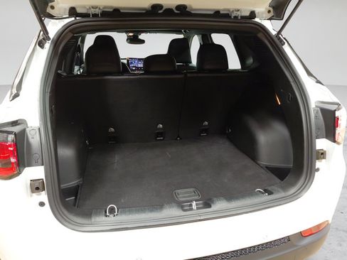 Used 2025 Jeep Compass Limited AWD/4WD image 15
