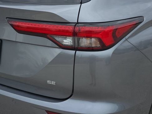 Used 2024 Mitsubishi Outlander SE AWD/4WD image 26