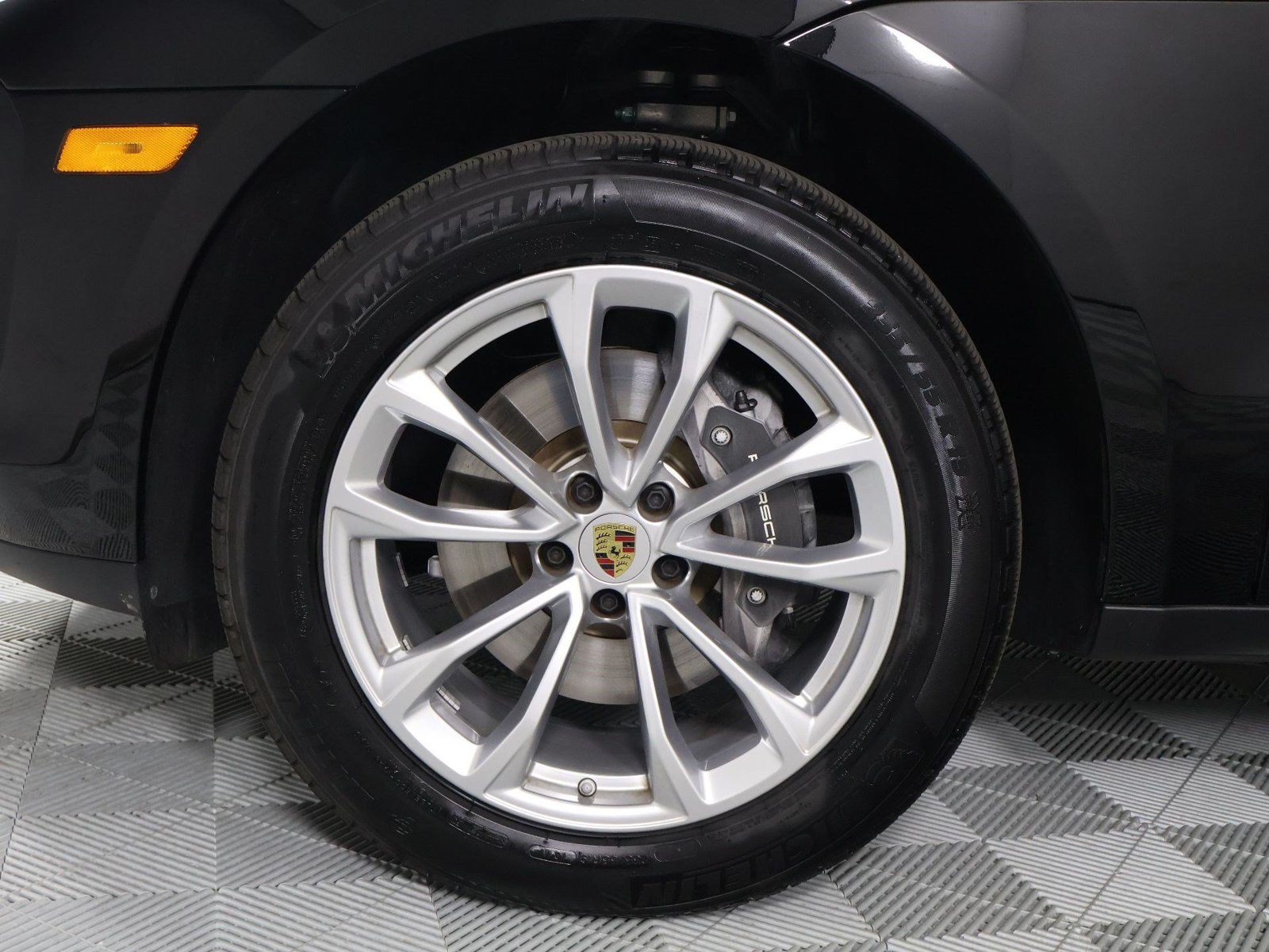 Certified 2026 Porsche Macan AWD/4WD image 30