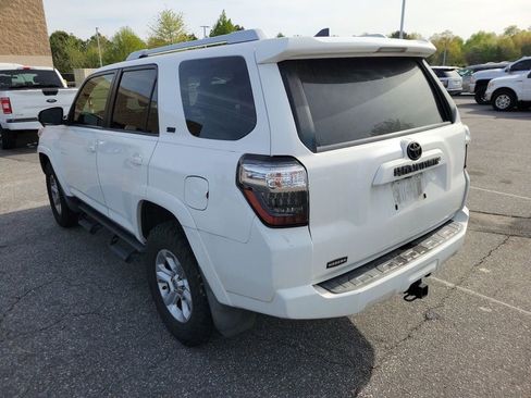 Used 2018 Toyota 4Runner SR5 Premium image 4