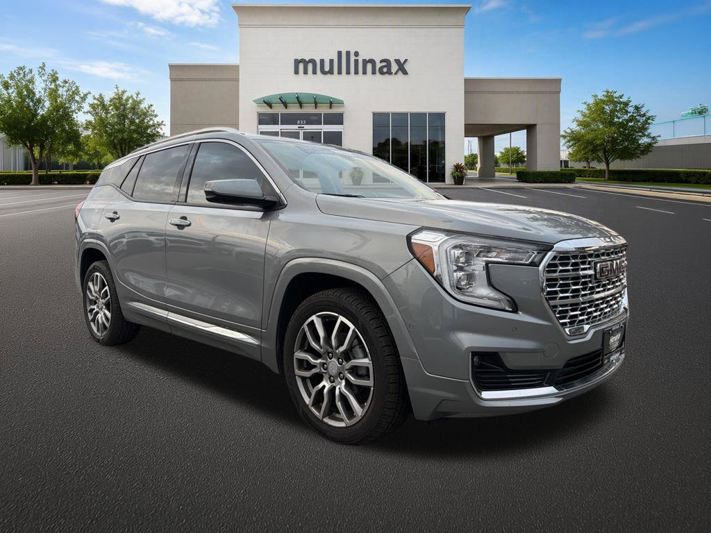 Used 2023 GMC Terrain Denali w/ Denali Premium Package AWD/4WD image 1