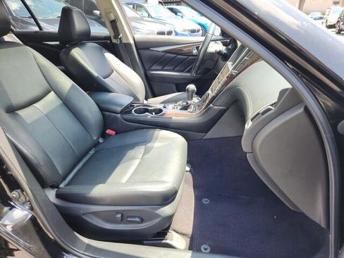 Used 2018 INFINITI Q50 Luxe w/ Essential Package (3.0T Luxe) AWD/4WD image 15