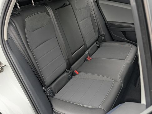 Used 2024 Volkswagen Taos SE w/ Panoramic Sunroof Package image 20