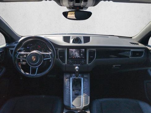 Used 2017 Porsche Macan image 20