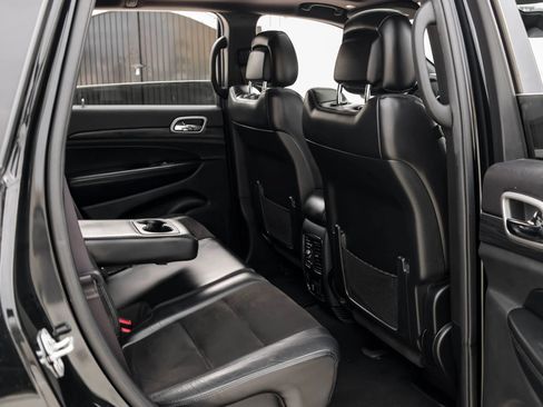 Used 2020 Jeep Grand Cherokee Altitude RWD image 38