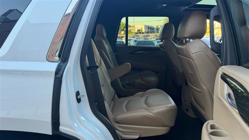 Used 2020 Cadillac Escalade Platinum AWD/4WD image 10