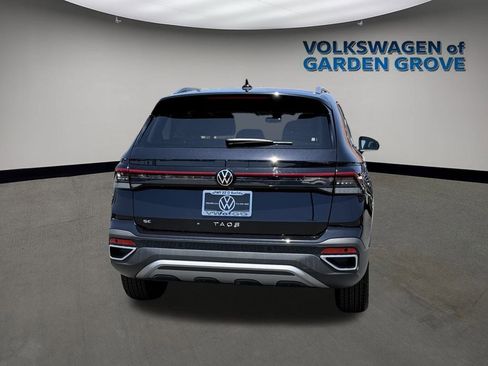 New 2025 Volkswagen Taos SE image 10