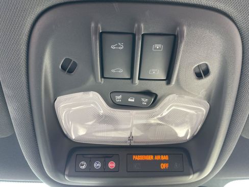 Used 2023 Chevrolet TrailBlazer RS w/ Sun and Liftgate Package FWD image 27
