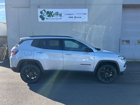 New 2026 Jeep Compass Latitude AWD/4WD image 1