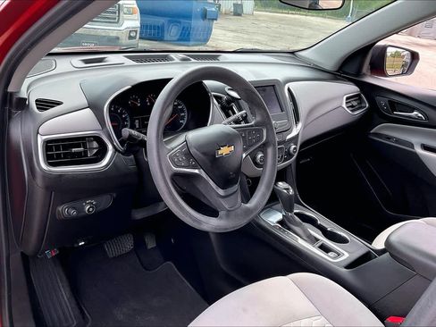 Used 2020 Chevrolet Equinox LS image 17