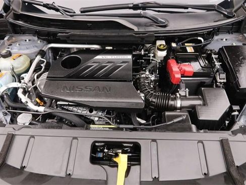 Certified 2025 Nissan Rogue Platinum image 28