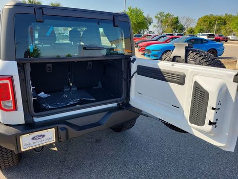 New 2026 Ford Bronco 2-Door w/ Sasquatch Package image 9