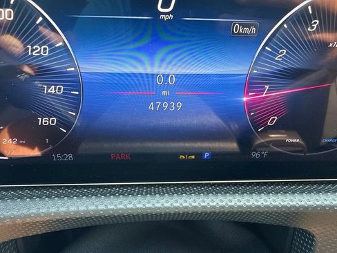 Used 2025 Mercedes-Benz CLA 250 image 9