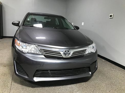 Used 2014 Toyota Camry FWD image 8