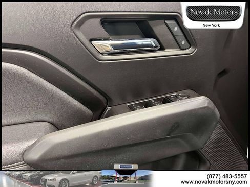 Used 2023 Chevrolet Colorado LT AWD/4WD image 17