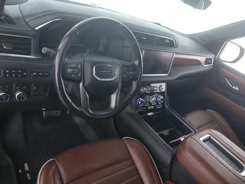 Used 2023 GMC Yukon Denali Ultimate AWD/4WD image 18