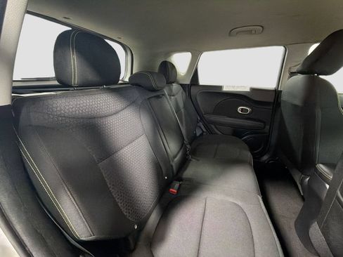 Used 2015 Kia Soul + FWD image 25