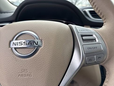 Used 2014 Nissan Rogue SL w/ SL Premium Package image 40