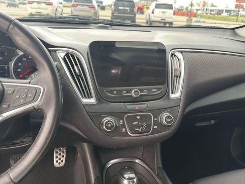 Used 2017 Chevrolet Malibu LT FWD image 53