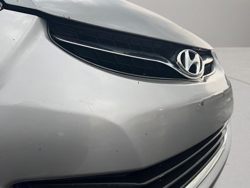 Used 2013 Hyundai Elantra GLS FWD image 29