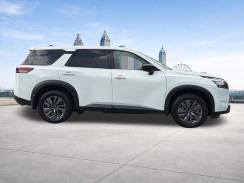 Certified 2024 Nissan Pathfinder S FWD image 25