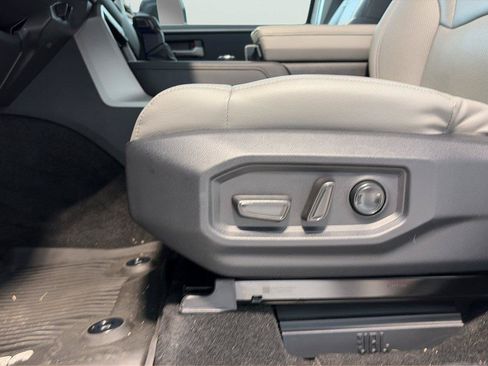 Used 2022 Toyota Tundra Limited w/ TRD Off-Road Package AWD/4WD image 21