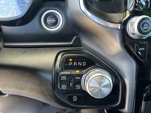 Used 2025 RAM 1500 Laramie AWD/4WD image 22