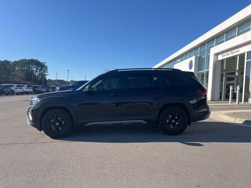 Certified 2025 Volkswagen Atlas Peak Edition SE image 10