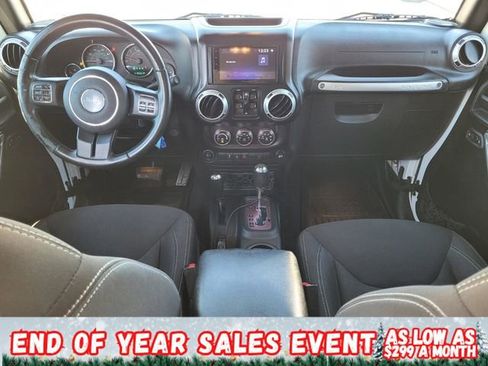 Used 2015 Jeep Wrangler Unlimited Rubicon w/ Connectivity Group image 19