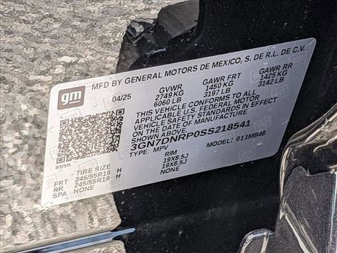 New 2025 Chevrolet Equinox EV LT image 16