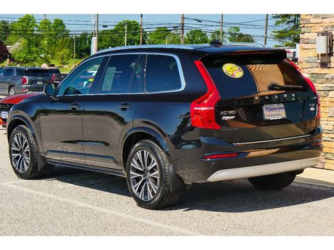 Used 2022 Volvo XC90 T6 Momentum w/ Climate Package AWD/4WD image 5