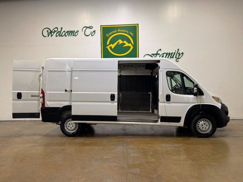 Used 2025 RAM ProMaster 2500 w/ Convenience Group FWD image 45