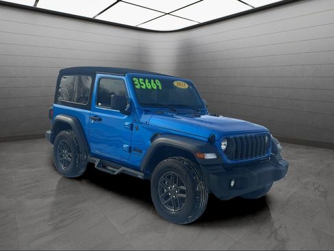 Used 2024 Jeep Wrangler Sport S image 7