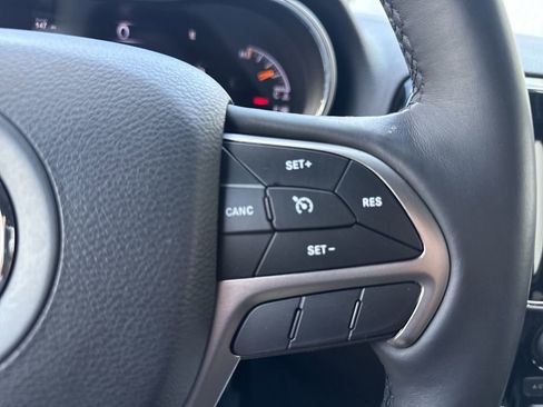 Used 2019 Jeep Grand Cherokee Limited image 25