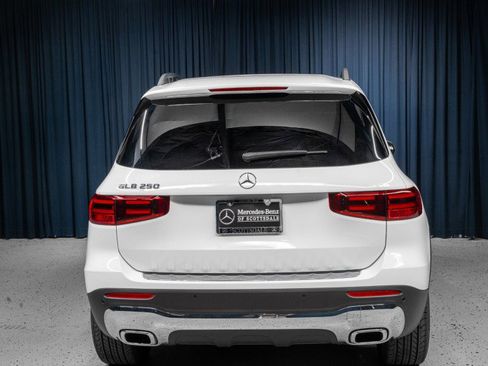 Used 2025 Mercedes-Benz GLB 250 image 9