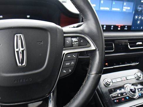 Used 2022 Lincoln Nautilus Reserve image 34
