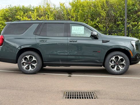 New 2026 GMC Yukon AT4 AWD/4WD image 3