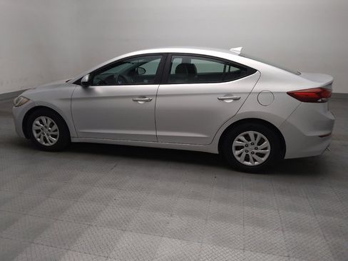 Used 2017 Hyundai Elantra SE FWD image 3